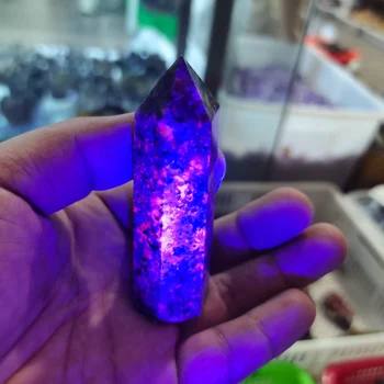 Magia Natural que Chama Pedra do Sienito Clasts Fluorescentes Sodalite Sob Ultravioleta Mineral Ponto de Pedras preciosas Coleções